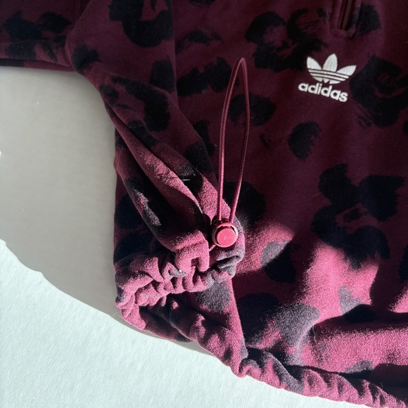 Adidas Originals Bellista Cropped sweatshirt cheetah all over print maroon black - Picture 8 of 14